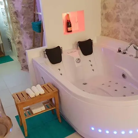 Maison Safranier Balneo Vieil *